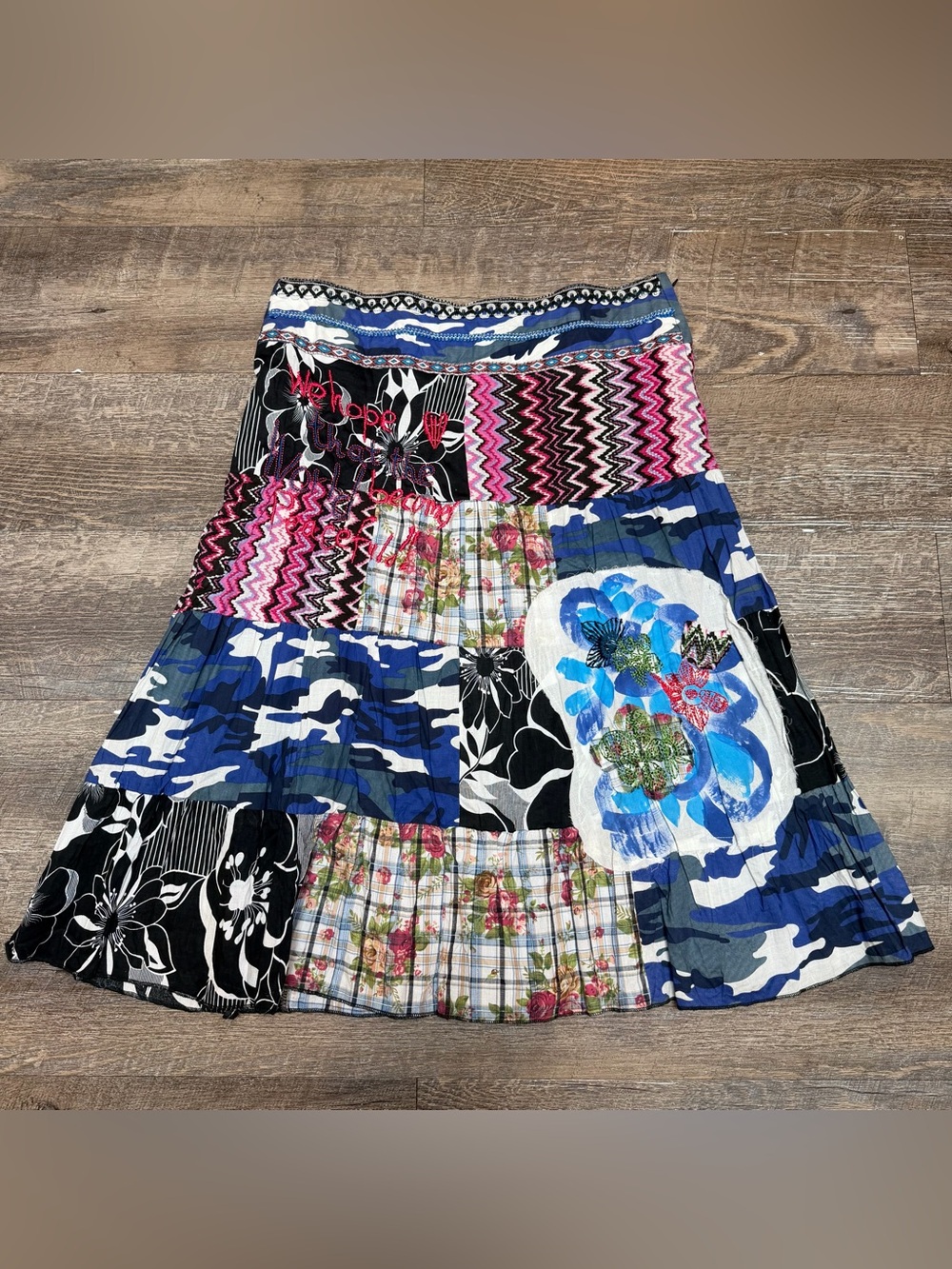 101 Idées y2k Patchwork Tiered A-Line Skirt in Blue and Pink
